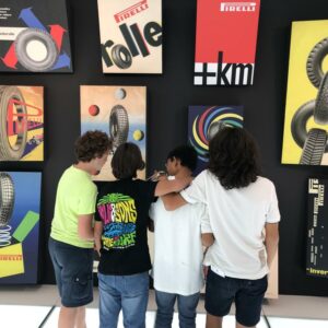 Dalla gomma alla comunicazione visiva: le terze medie alla Fondazione Pirelli